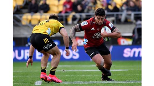 Crusaders debutó con una victoria ante Hurricanes 