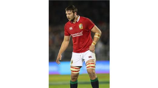 Warren Gatland nombró a su equipo  para enfrentar a los Cell C Sharks en el Emirates Airline Park este miércoles y el XV presenta además tres debutantes.