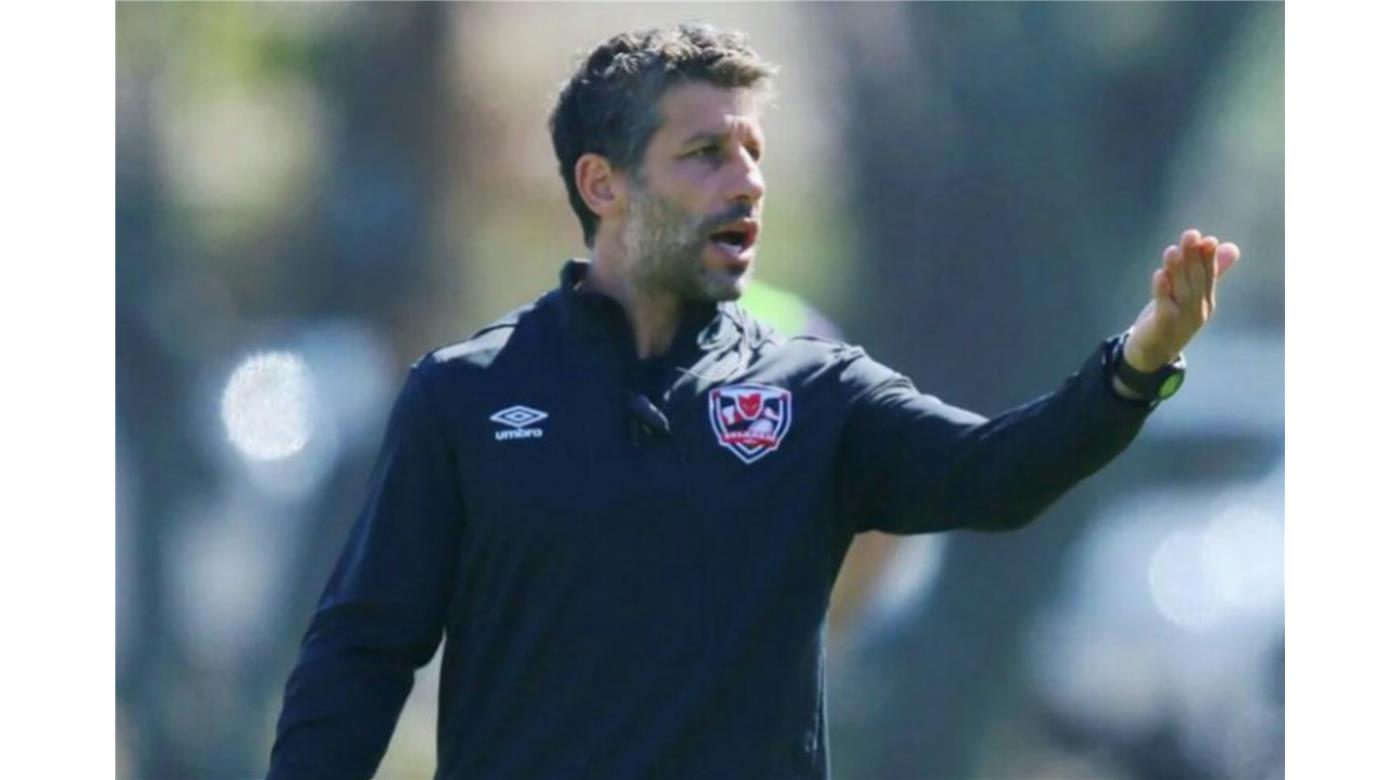 NICOLÁS BRUZZONE: 