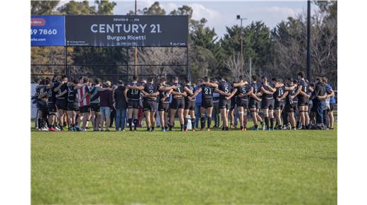 SOBRE EL FINAL DEL PARTIDO UNIVERSITARIO DE LA PLATA DERROTÓ AL CAMPEÓN HURLING 