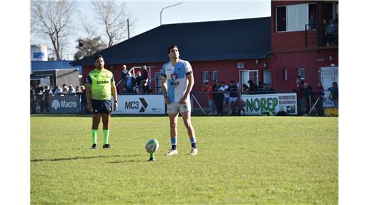 CENTRO NAVAL SUMÓ UN NUEVO TRIUNFO PARA MANTENERSE INVICTO Y EN EL SEGUNDO LUGAR 