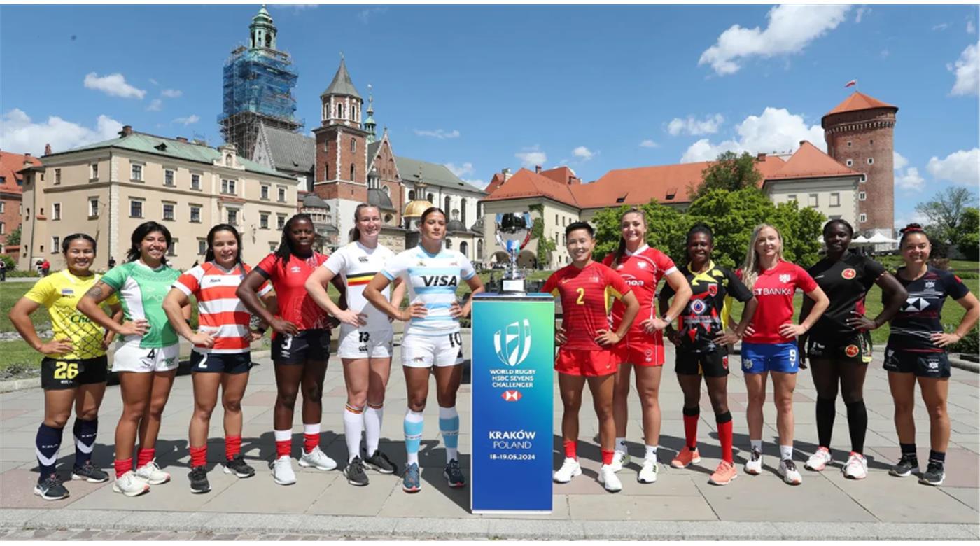 SOFÍA GONZÁLEZ EN LA FOTO DE PRESENTACIÓN DE LA RONDA FINAL DEL WORLD RUGBY SEVENS CHALLENGER