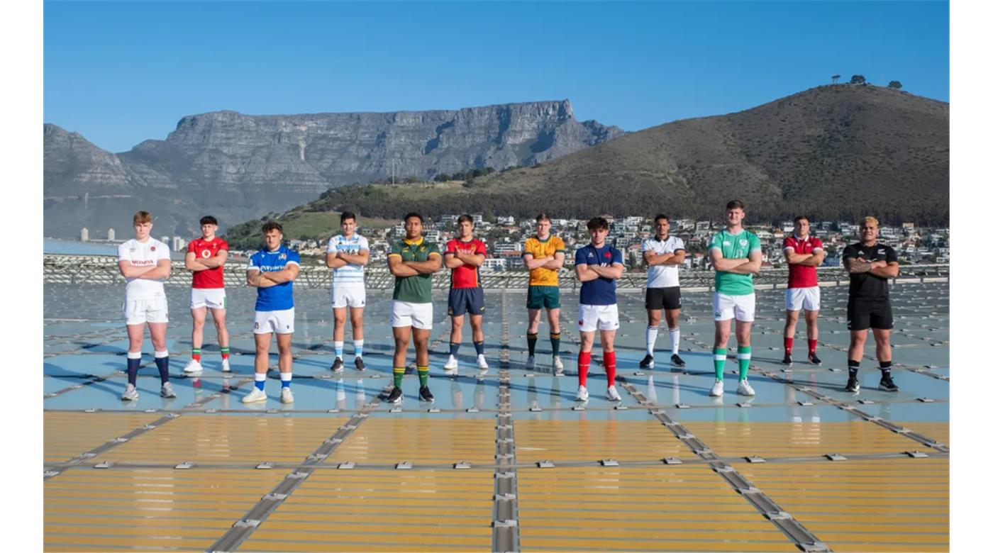 EFRAÍN ELÍAS Y LOS 11 CAPITANES RESTANTES DEL MUNDIAL M20 SE REUNIERON EN LA CIMA DEL CAPE TOWN STADIUM 
