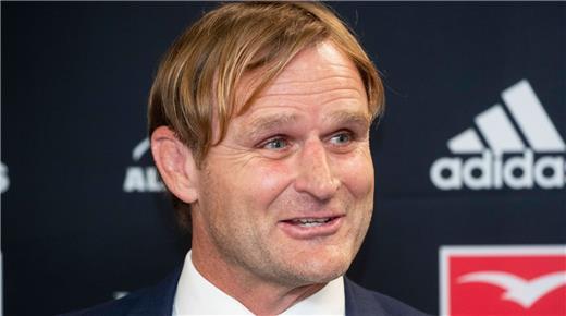 SCOTT ROBERTSON PATEÓ EL TABLERO Y DEJÓ A BEAUDEN BARRETT EN EL BANCO DE SUPLENTES PARA EL DUELO CON INGLATERRA 