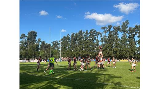 EN LA ÚLTIMA JUGADA, CURUPAYTÍ SE QUEDÓ CON UN TRABAJADO TRIUNFO ANTE LOMAS ATHLETIC