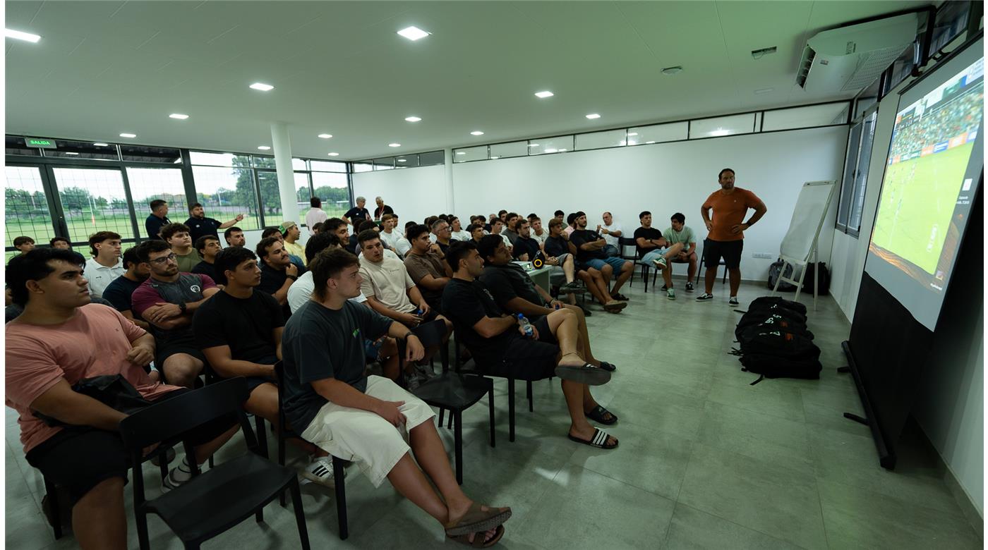 TARUCAS INICIÓ SU PREPARACIÓN Y HUBO UNA CHARLA DE BIENVENIDA EN EL PRIMER ENTRENAMIENTO OFICIAL DEL PLANTEL 