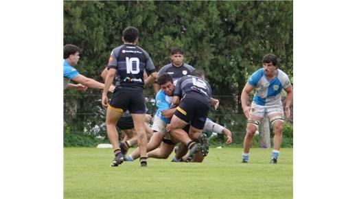 CENTRO NAVAL HIZO PATA ANCHA EN PADUA Y SE METIÓ EN EL PELOTON DE LA MITAD DE LA TABLA.