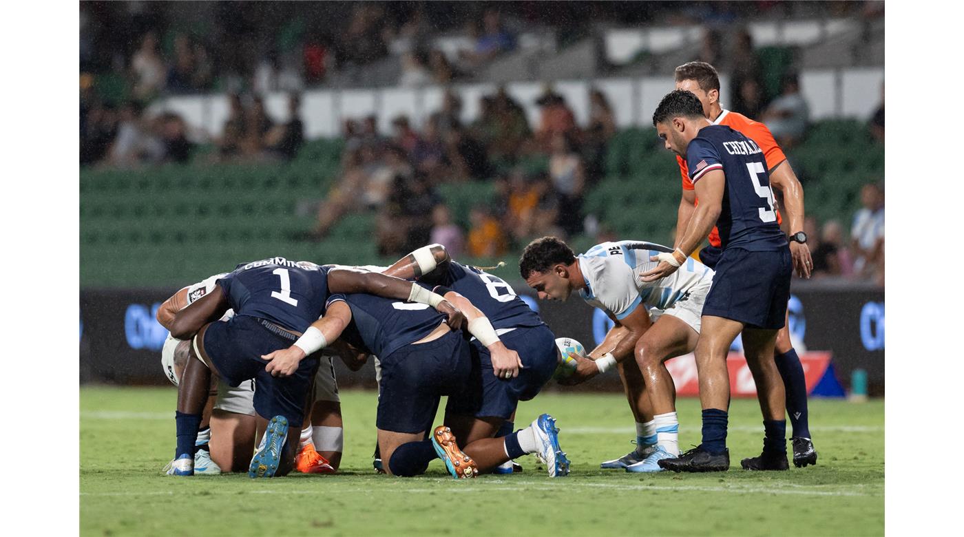 LOS PUMAS 7s CAYERON ANTE ESTADOS UNIDOS Y DEFINIRÁN LA CLASIFICACIÓN EL SÁBADO
