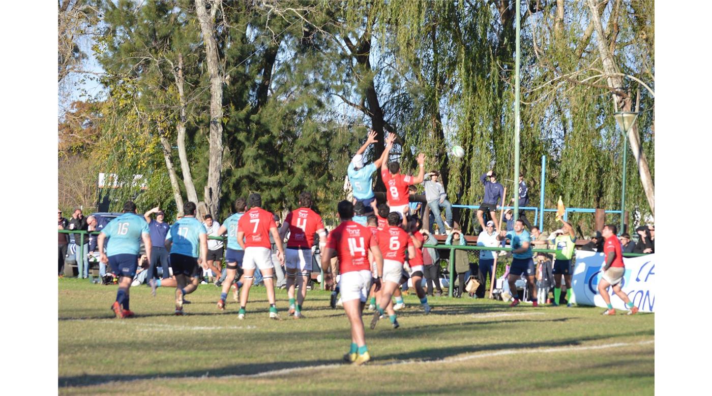CUQ GOLEÓ AL CLUB ITALIANO Y SIGUE PUNTERO DEL TORNEO