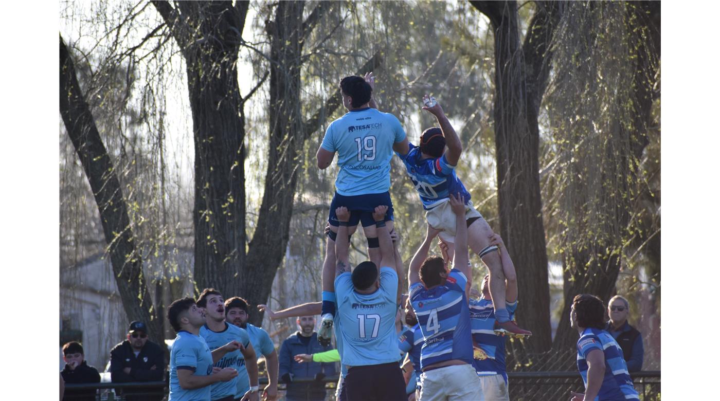 EL CUQ LE GANÓ CON AUTORIDAD A LUJÁN Y NO PIERDE LA ILUSIÓN DEL ASCENSO