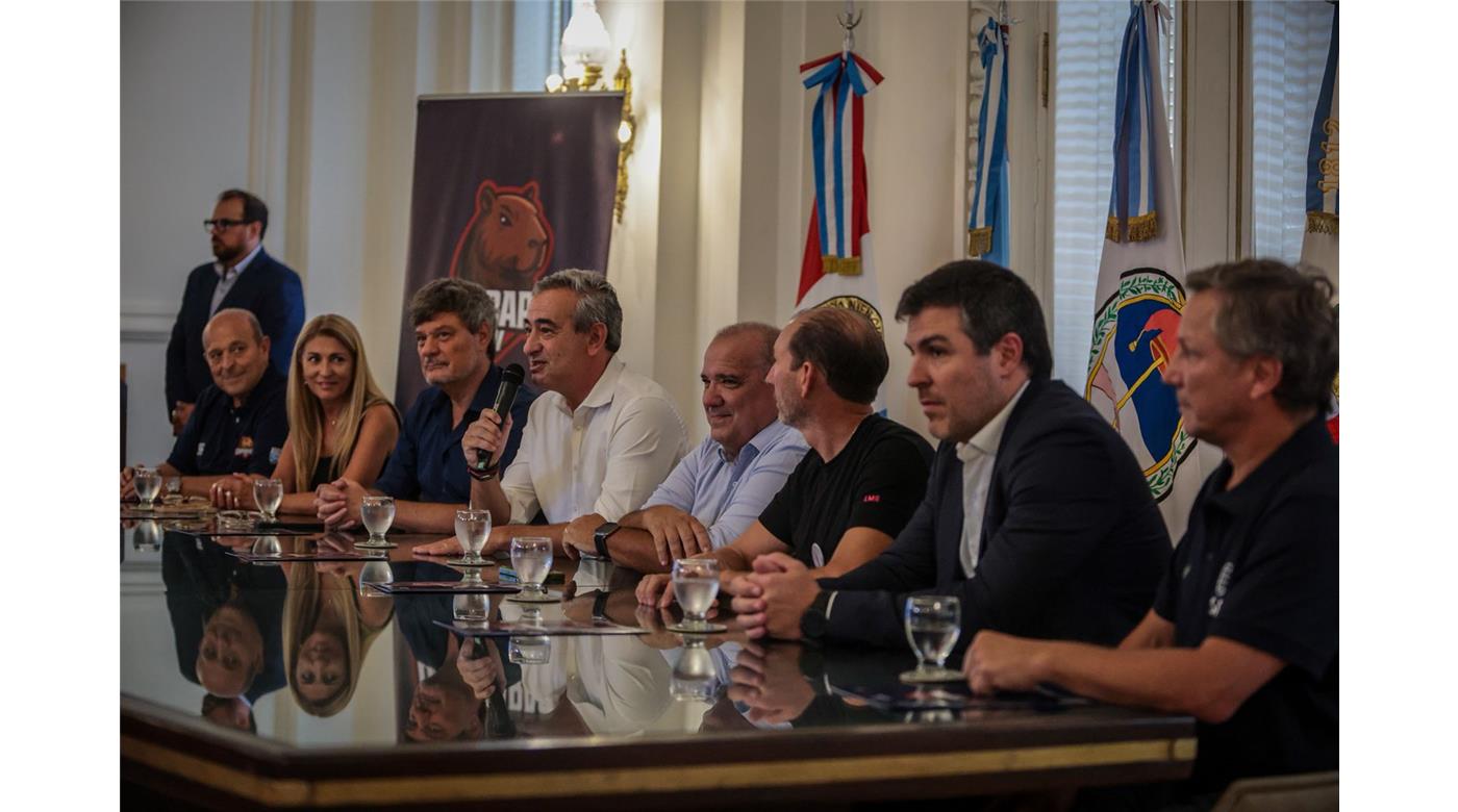 SE PRESENTÓ OFICIALMENTE CAPIBARAS XV VS. PEÑAROL RUGBY 