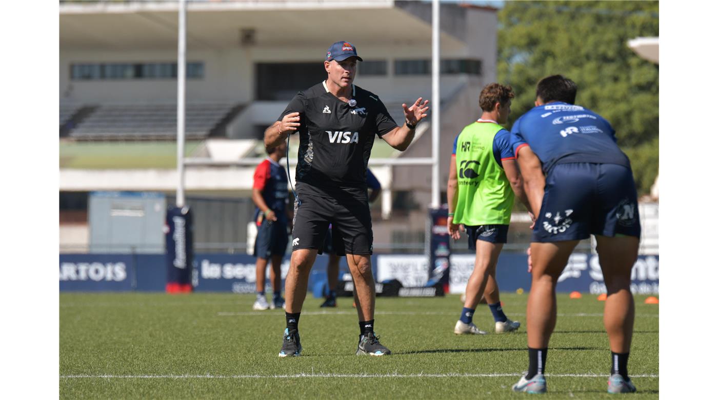 FELIPE CONTEPOMI ENTRENÓ A CAPIBARAS EN EL HIPÓDROMO DE ROSARIO