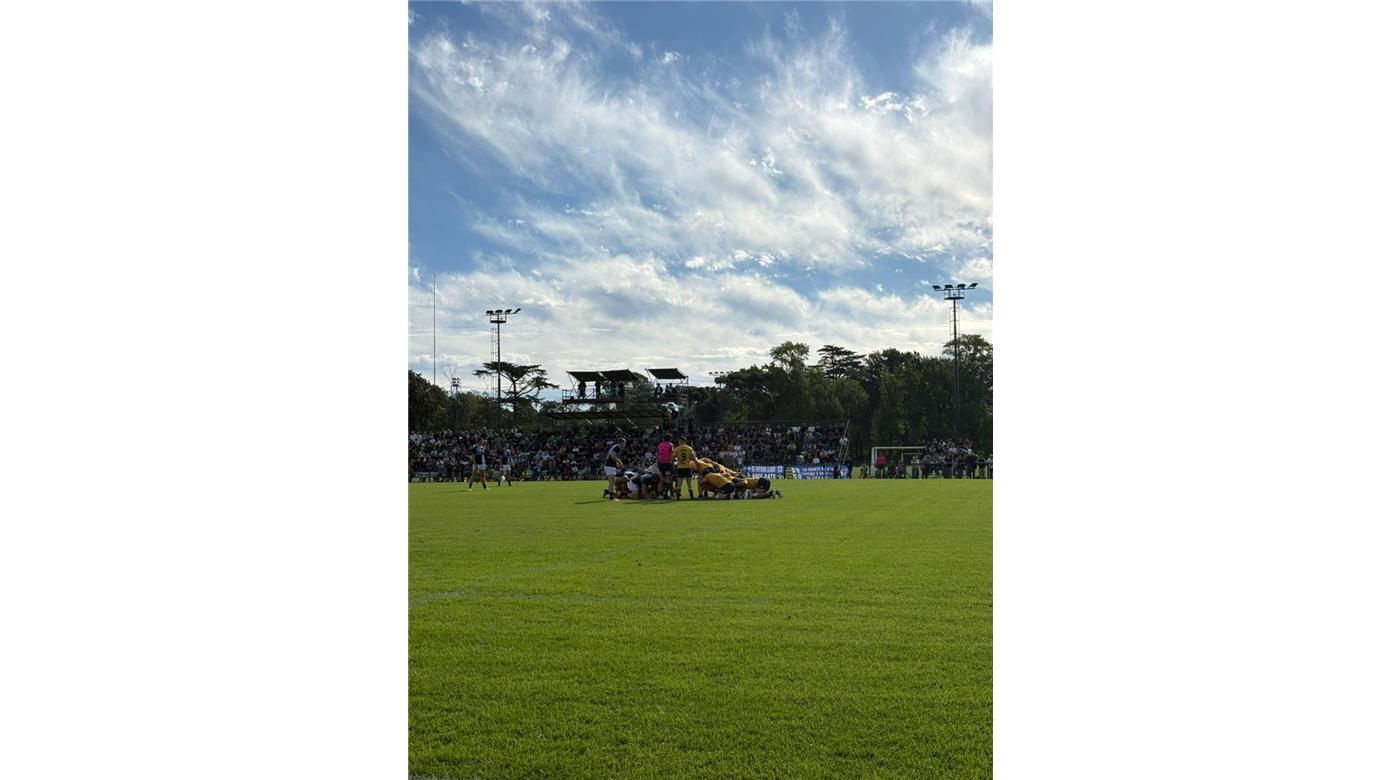 LA PLATA R.C CORTÓ SU RACHA NEGATIVA Y VOLÓ ALTO EN VILLA DE MAYO