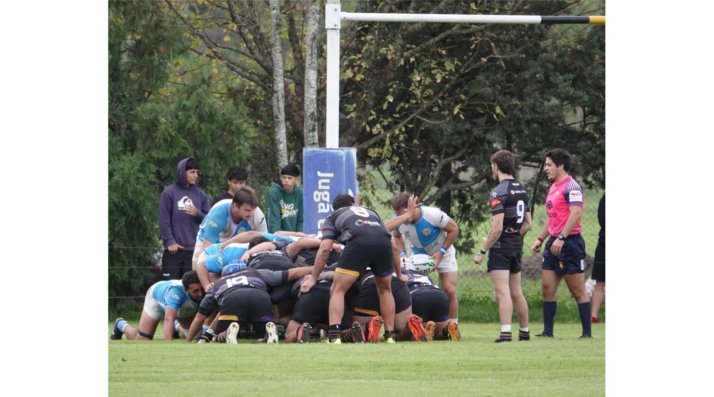 CENTRO NAVAL HIZO PATA ANCHA EN PADUA Y SE METIÓ EN EL PELOTON DE LA MITAD DE LA TABLA.